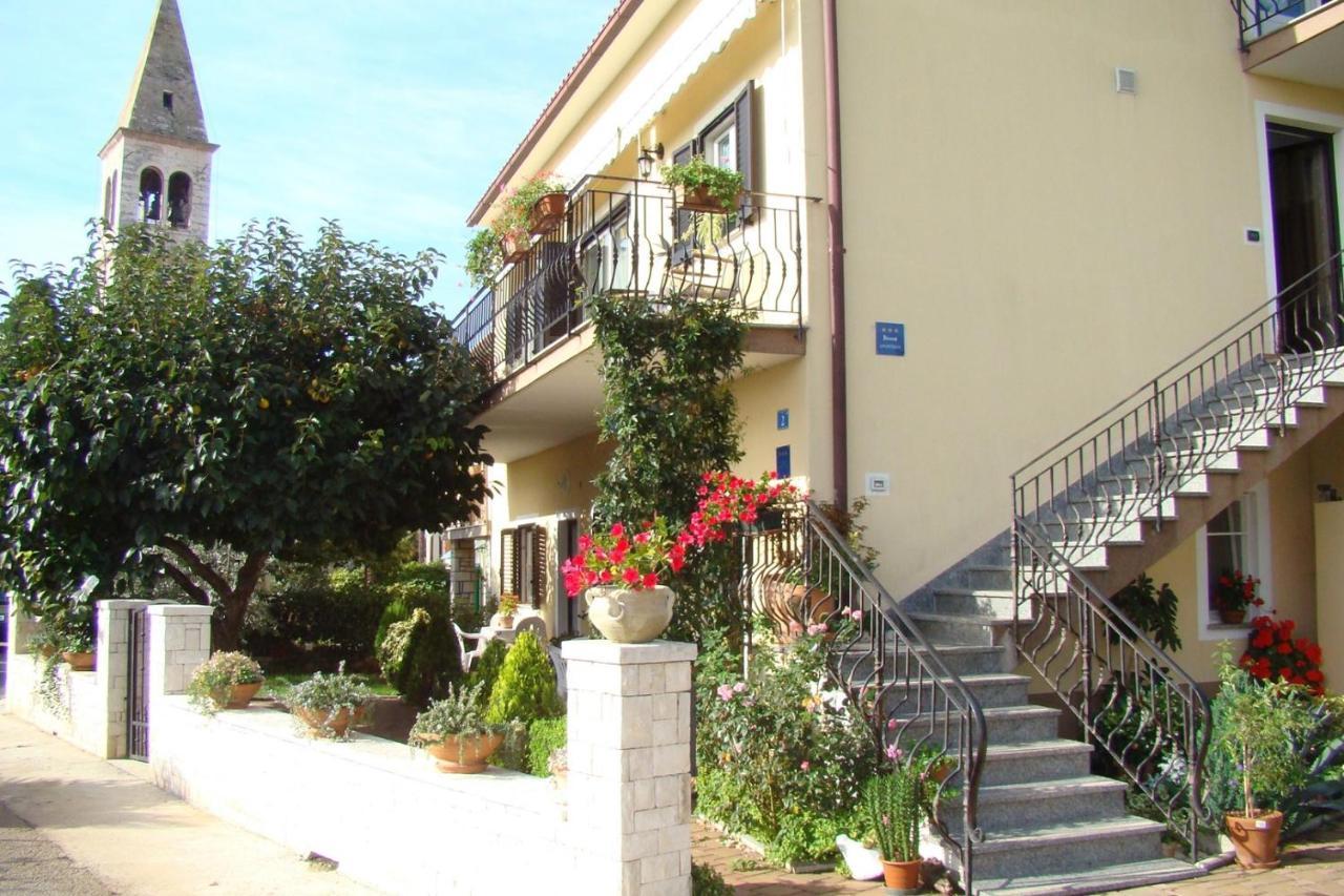 Apartment Complex Orzan Lovrecica Exterior foto